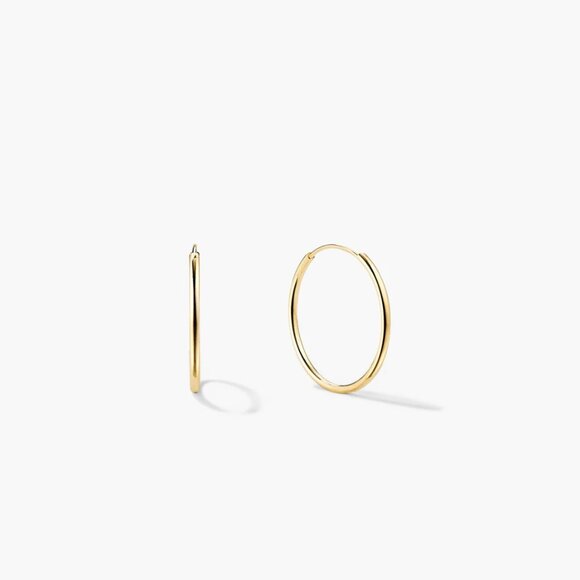 Mejuri between hoops - Picture 2 of 3